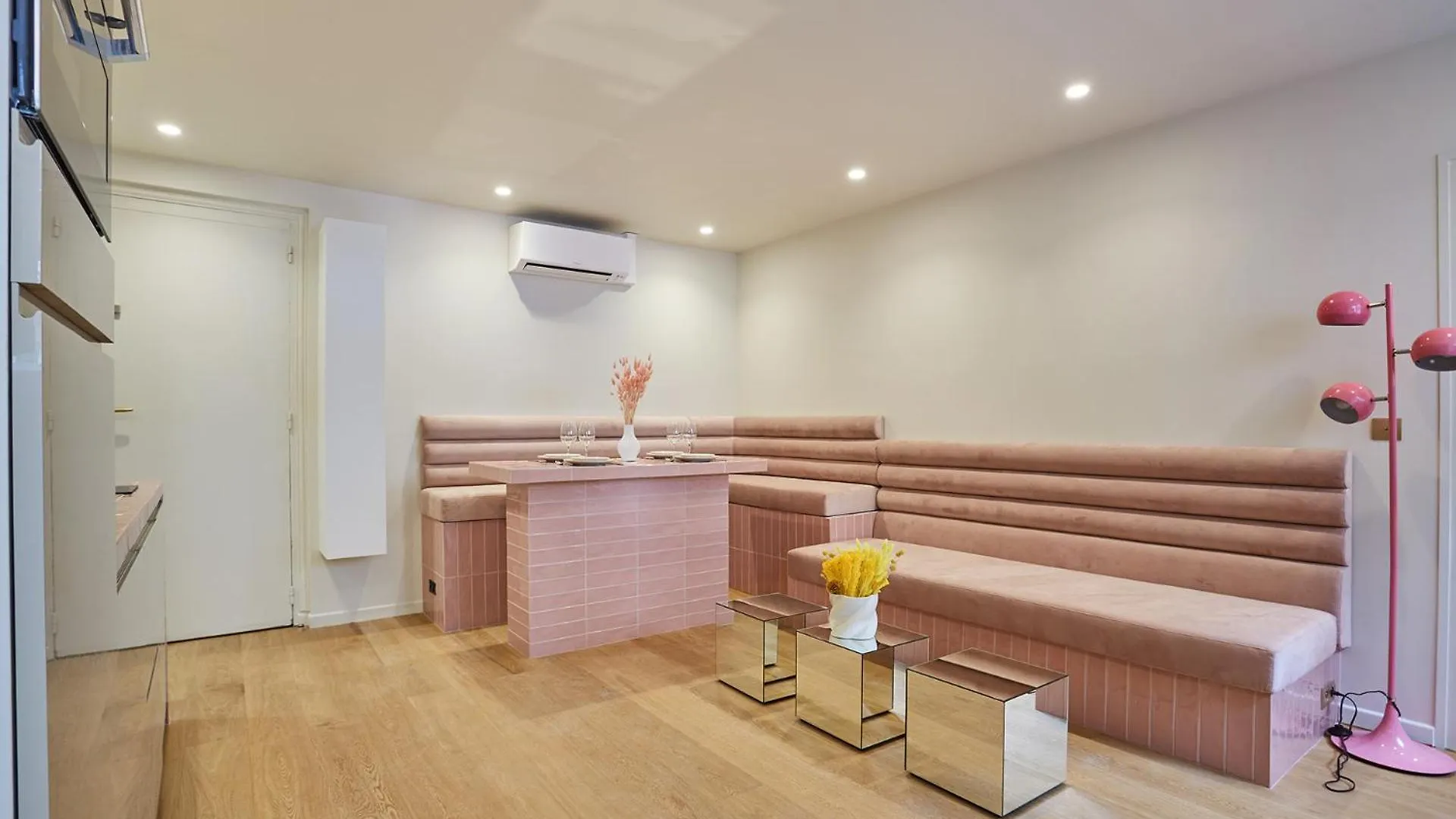 Apartment Center Of Paris By Studio Prestige França